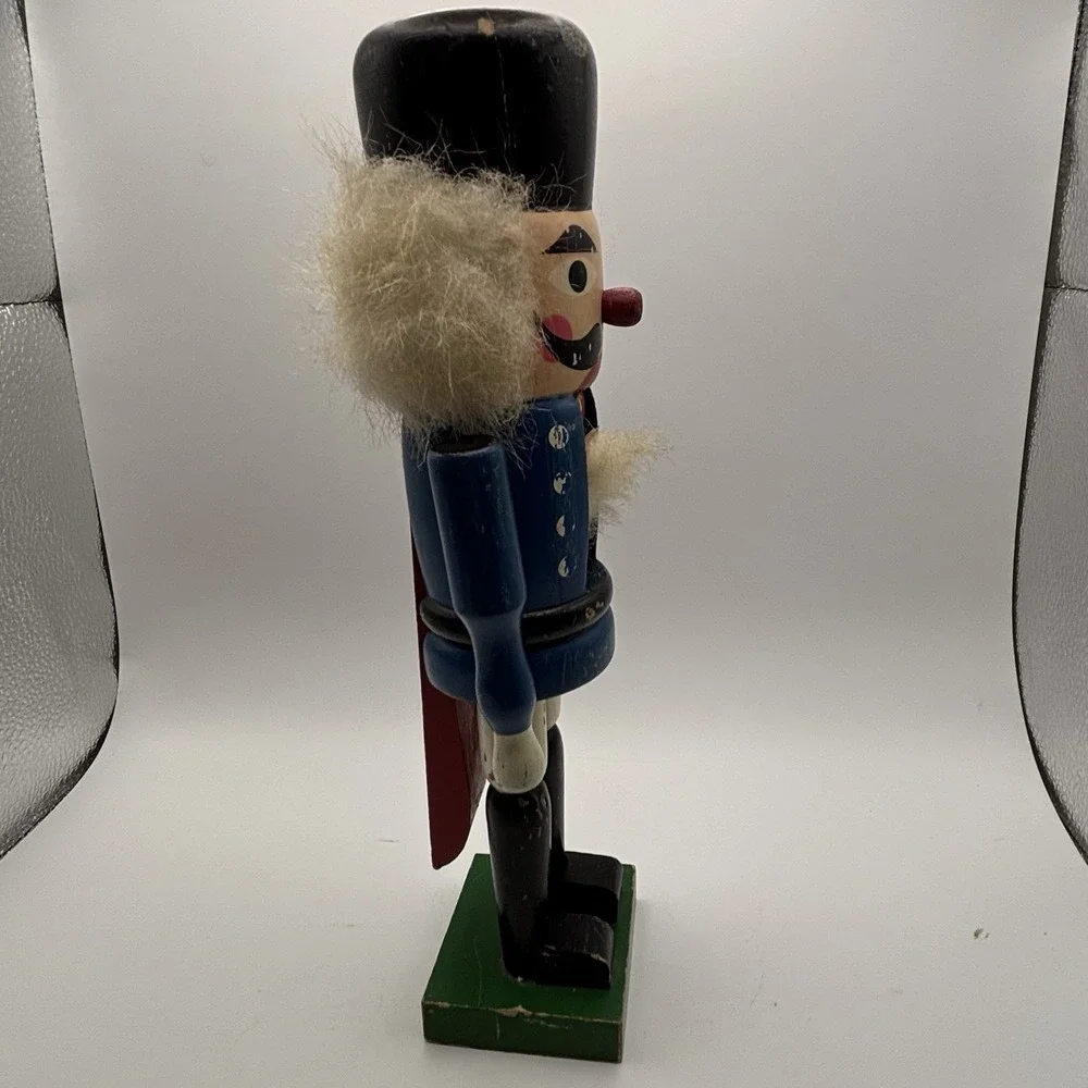 Traditional Wooden Nutcracker Hand Painted Christmas‎ Holiday Blk Red Blue Fur